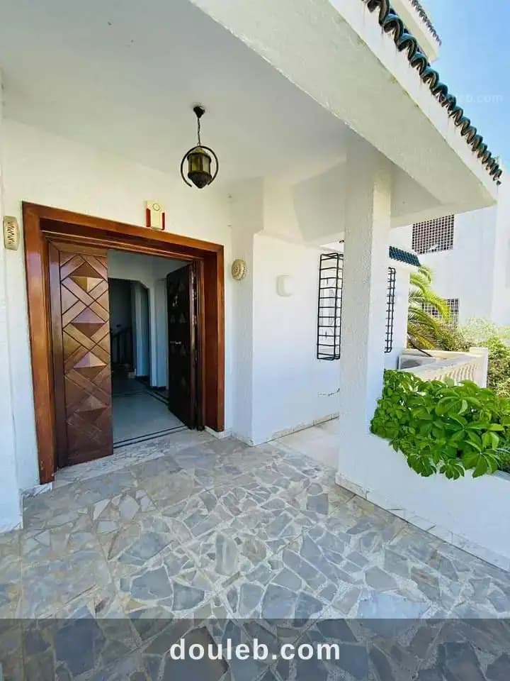 Villa s6 avec jardin à menzah 9 à Tunis
