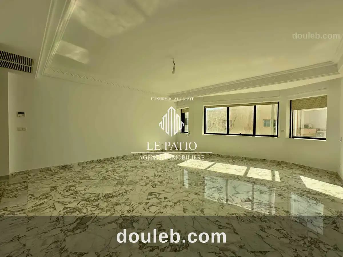 Appartement s3 avec chambre de service au lac 1 à Tunis