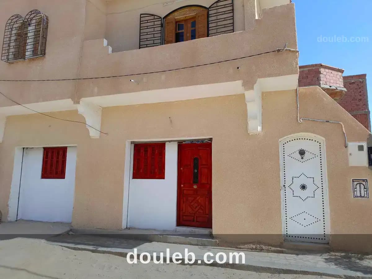 Jolie studio au 1etage meublé sécurisé à tozeur à Tozeur