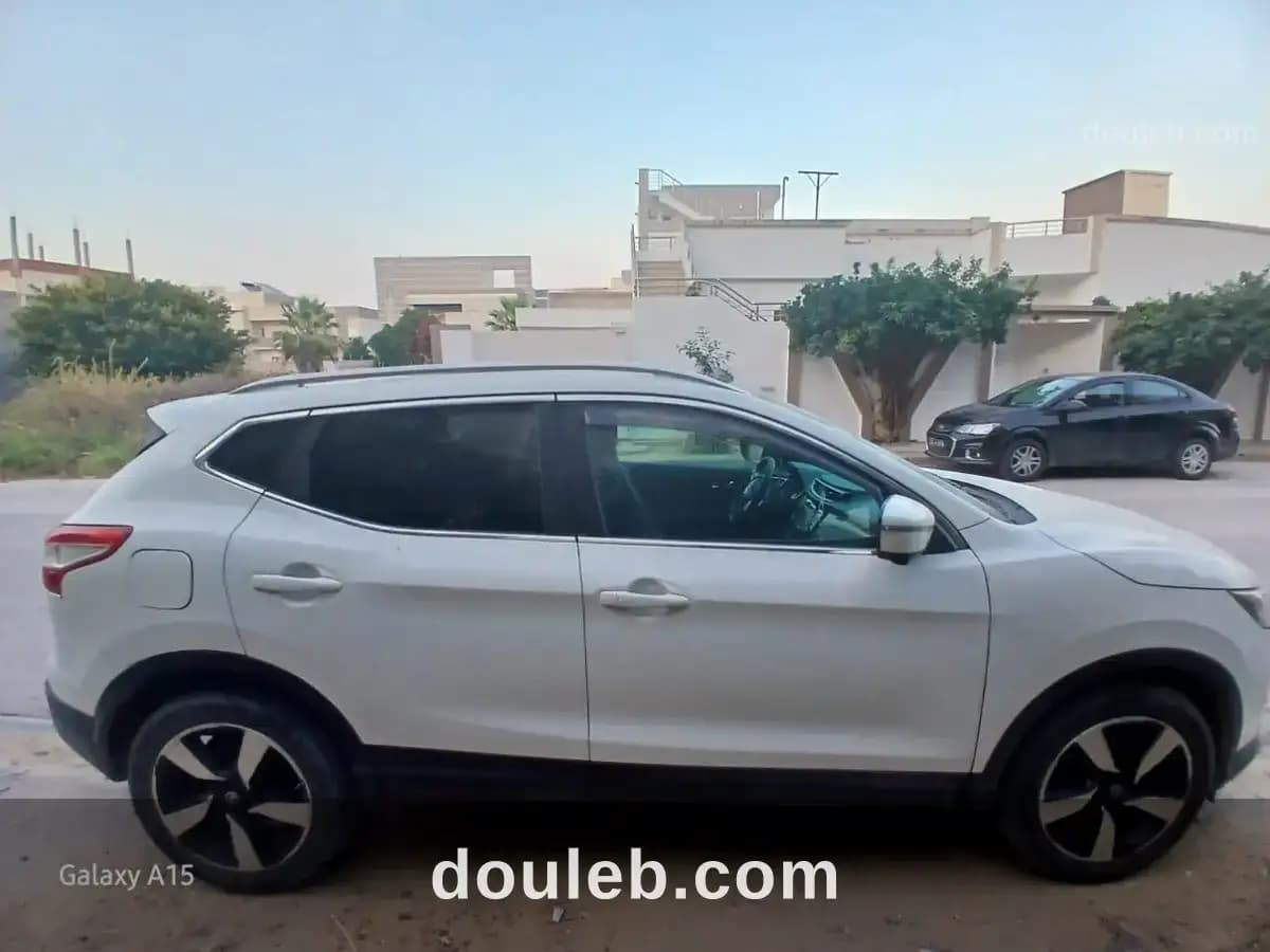 Nissan qashqai j11 à Ben Arous