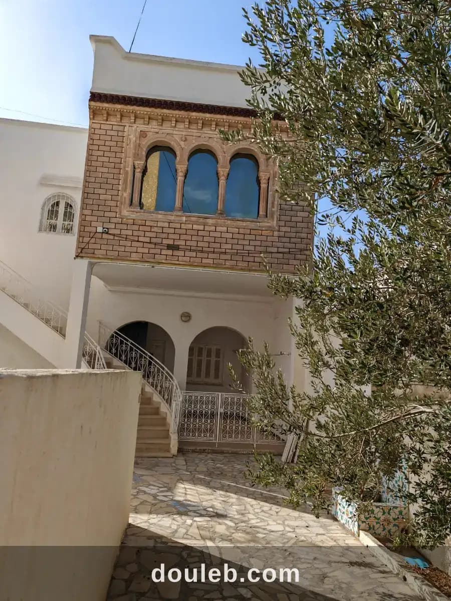Trois maisons s2 bon état hammamet à Nabeul