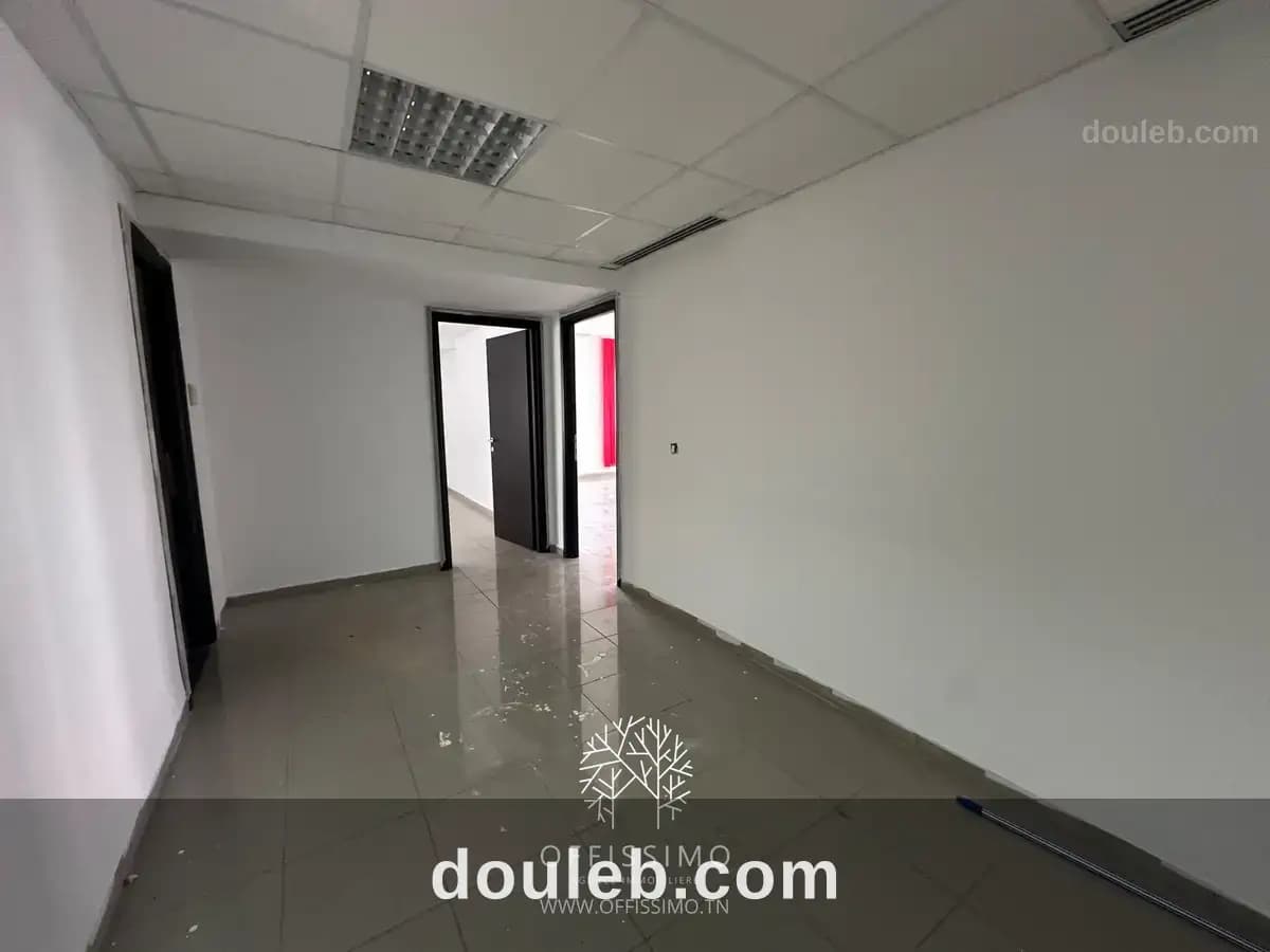 Bureau disponible au lac 2 composé de 2 pièces à Tunis