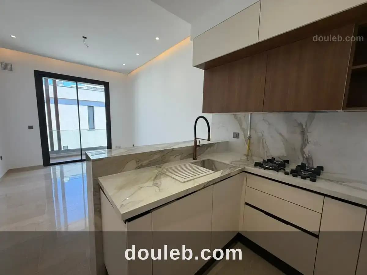 Un appartement s1 vide aux jardins de carthage à Tunis