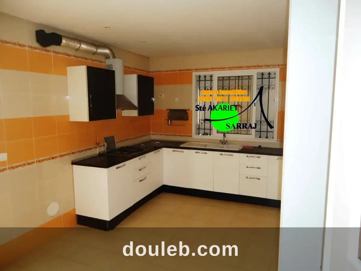 Villa rdc et 1ér étage à khzema ouest - Photo 1
