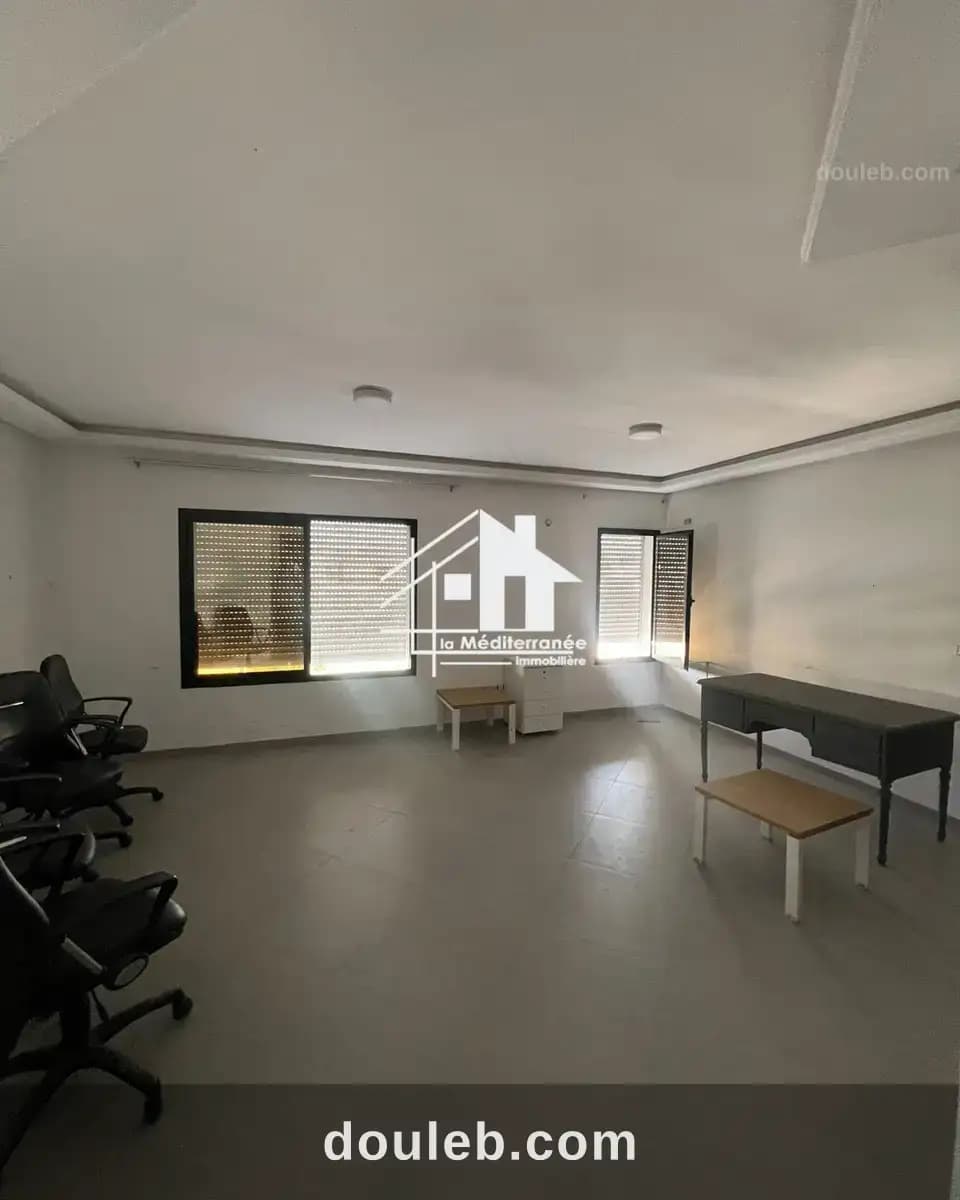 Appartement s2 situé au 2ème étage sans ascenseur - Photo 1