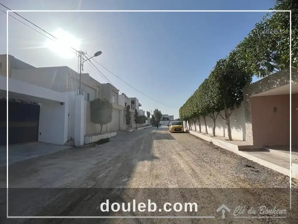 Terrain dans un quartier résidentiel à chotrana 2 à Ariana