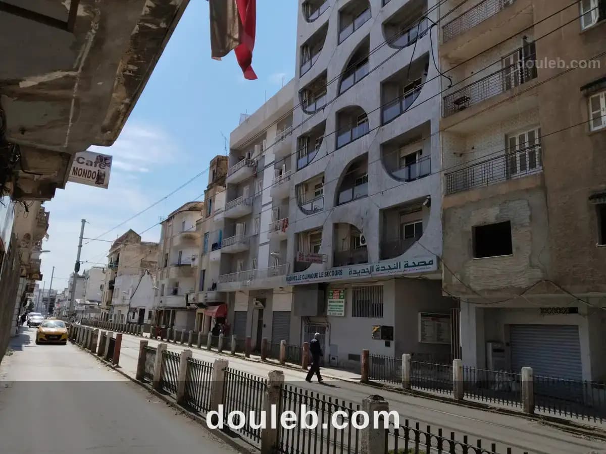 Bab khadra vnt immeuble r5 à Tunis