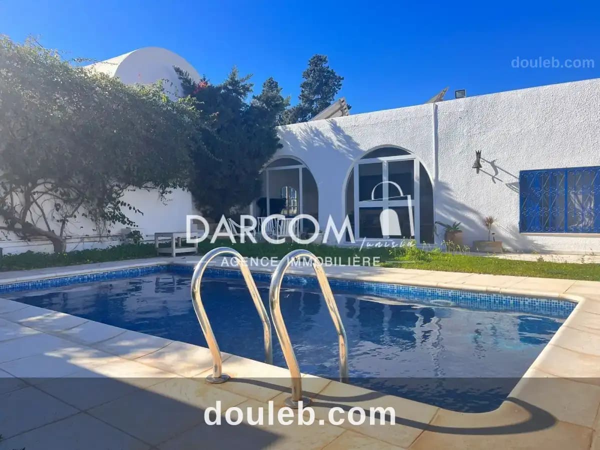 Opportunité villa avec piscine à Ariana