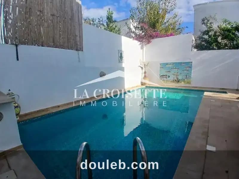 Villa s 5 avec piscine à gammarth mvl0047 à Tunis