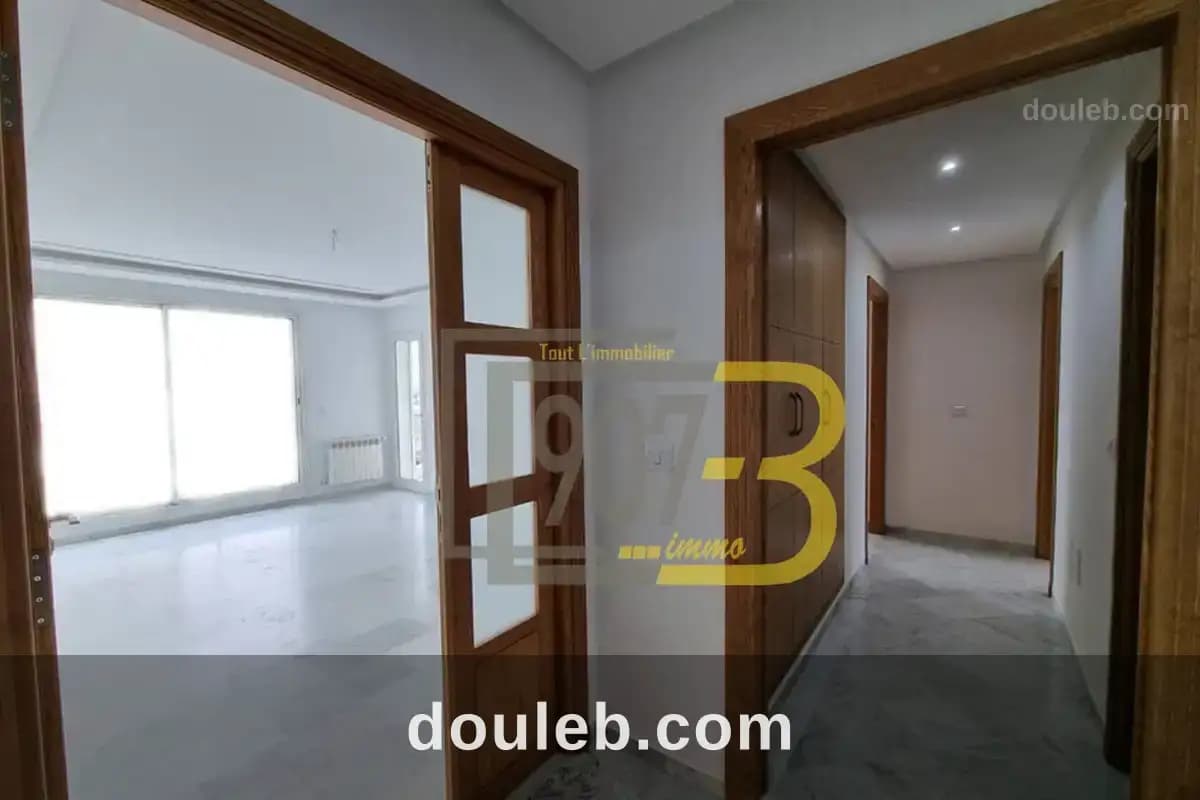Un appartement s2 cité ennasr à Ariana