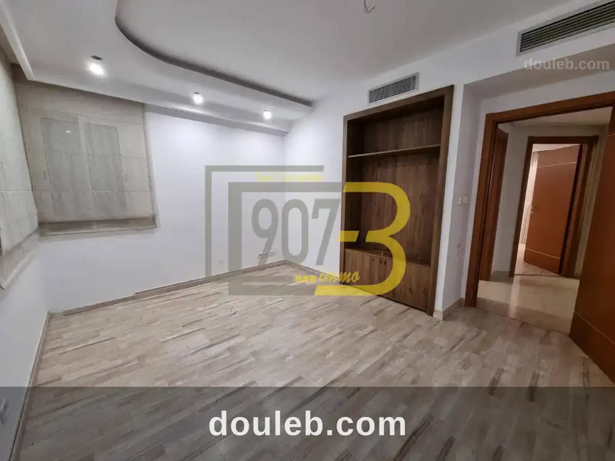 Bel app s3 avec petite terrasse à el menzah 9 à Tunis