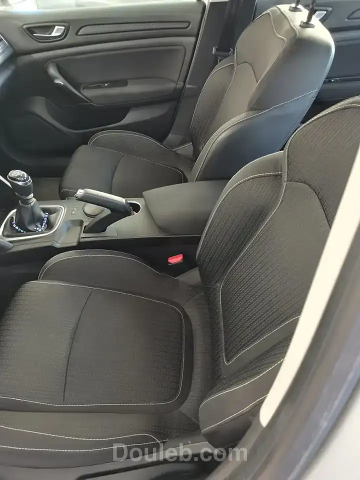 Megane sedan 1er main - Miniature 3