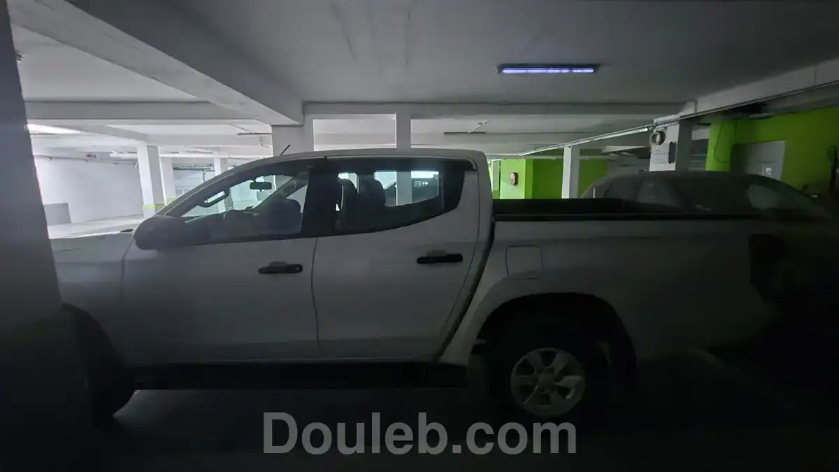 Mistsubishi l200 did boite auto - Miniature 4