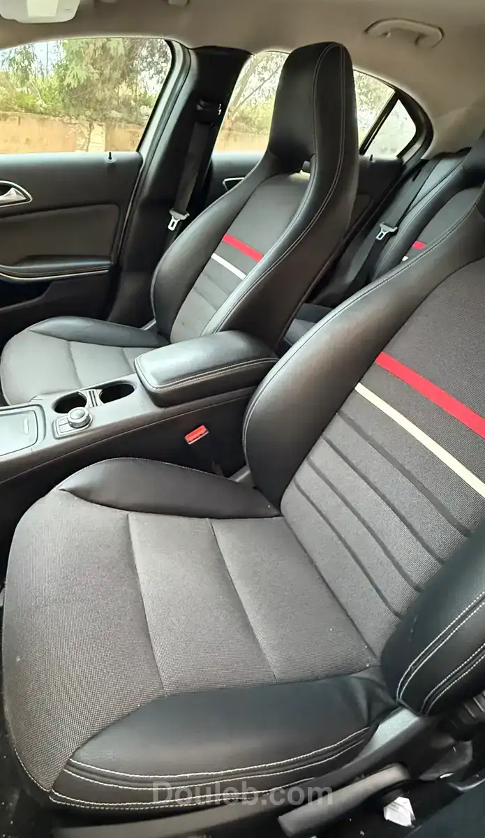 Mercedes a180 - Miniature 2