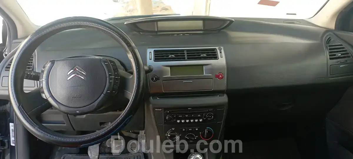 Citroen c4 1 point 6 hdi diesel - Miniature 2