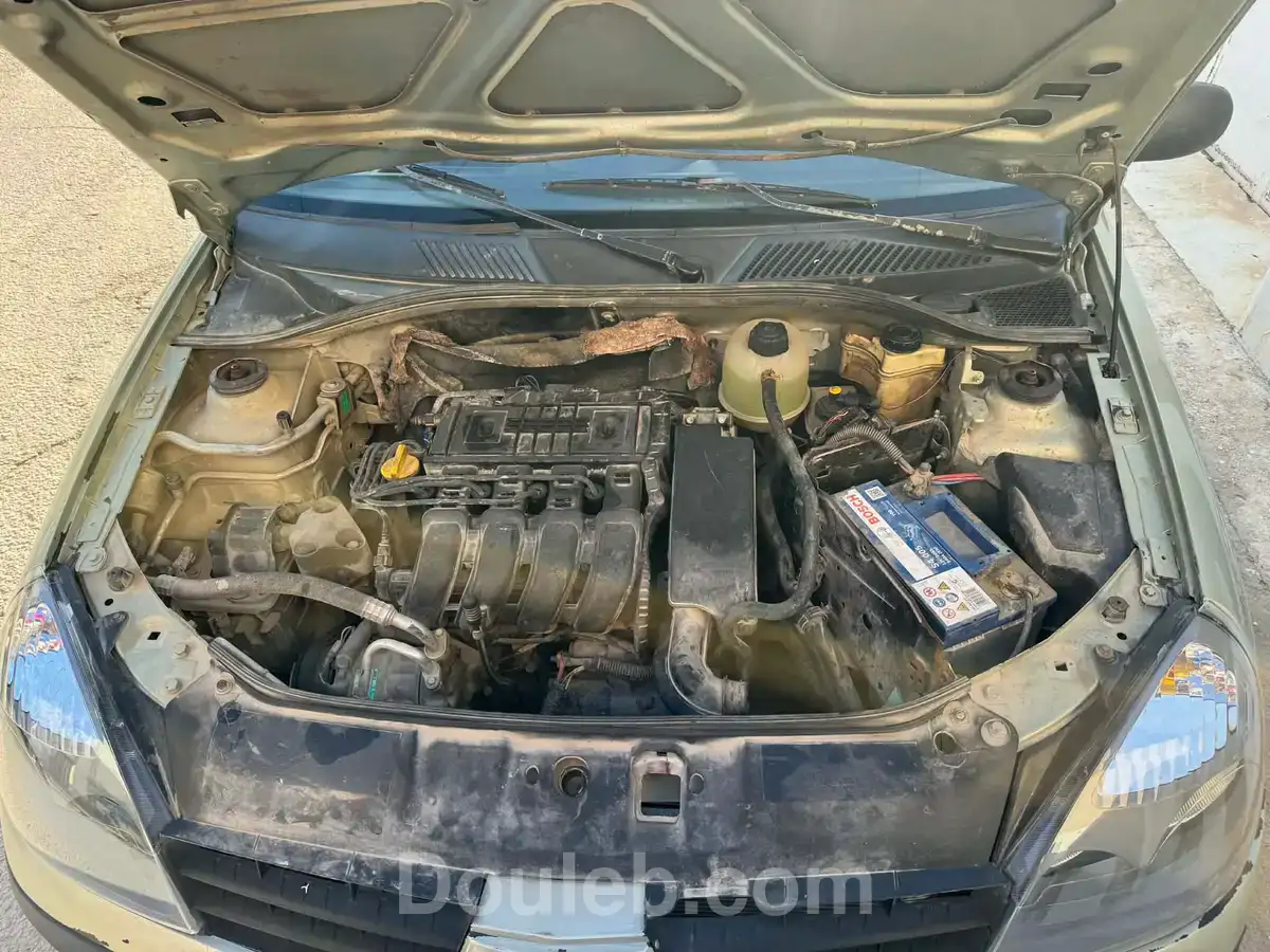 Clio classique en très bon état - Miniature 5