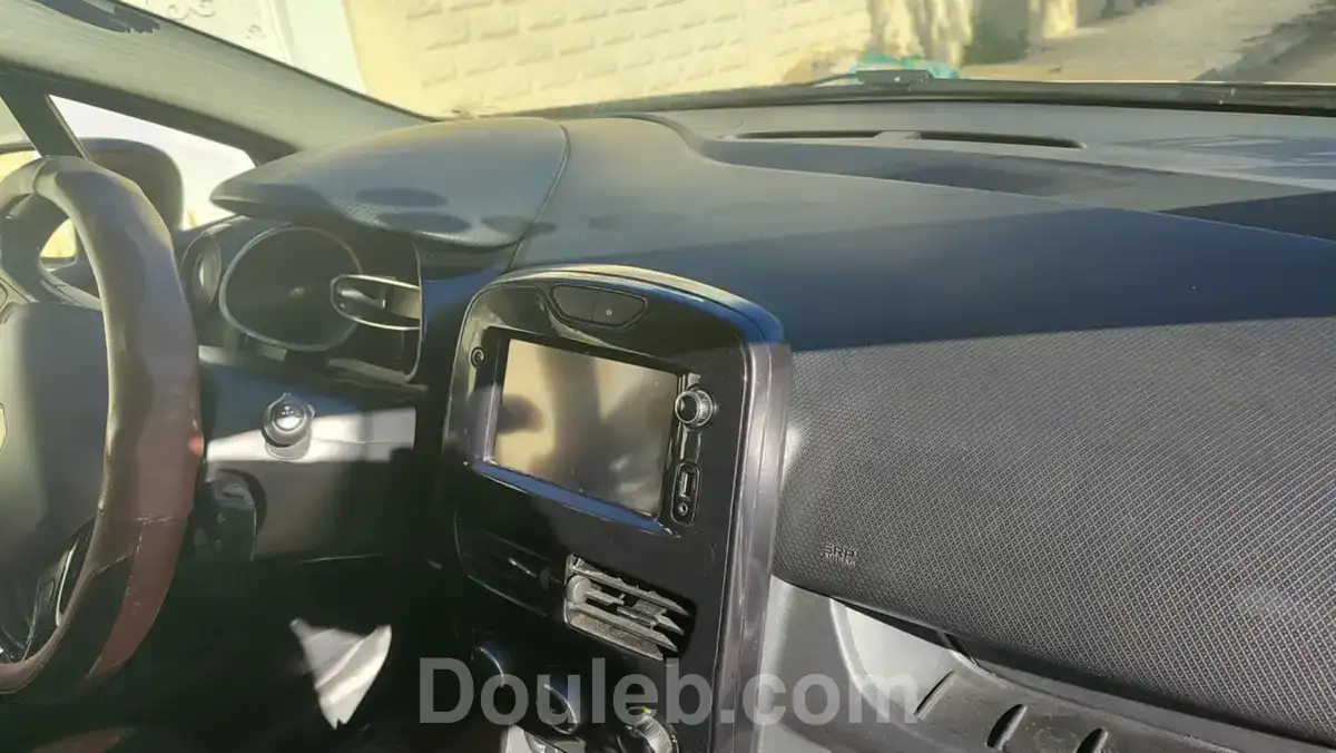 Clio 4 montage français - Miniature 2