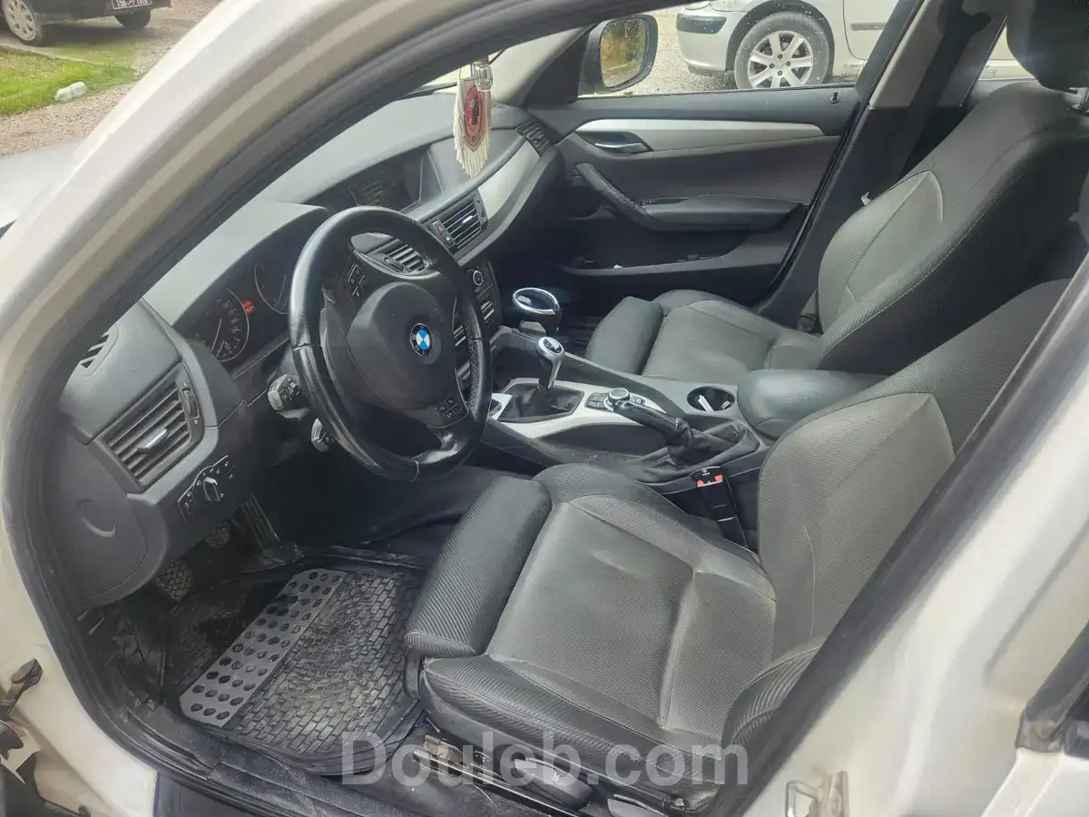 Bmw x1 xdrive - Miniature 3