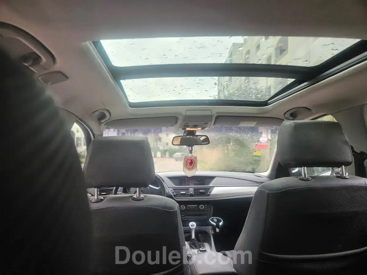 Bmw x1 xdrive - Miniature 4