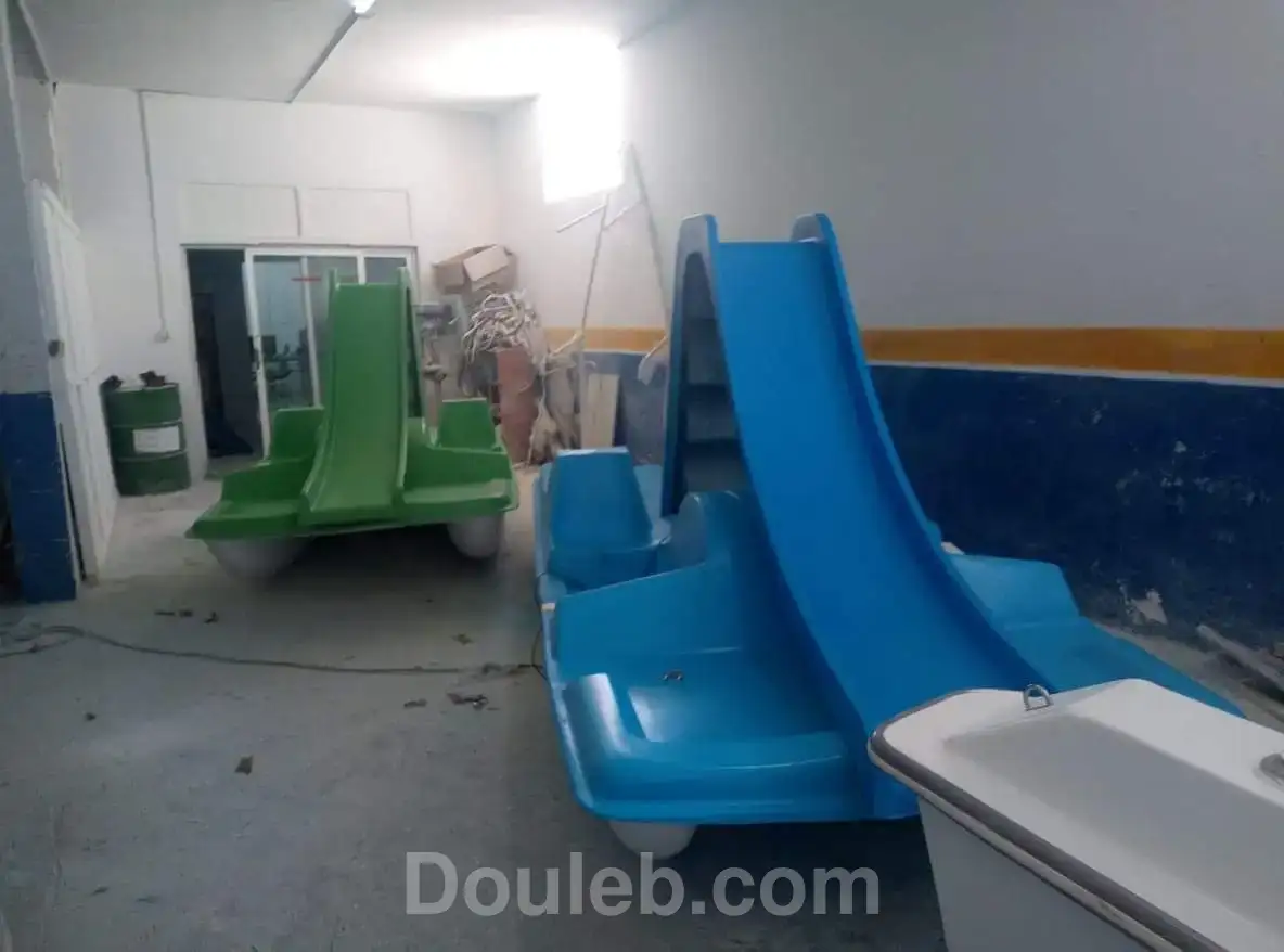 Pedalo 4 places - Miniature 3