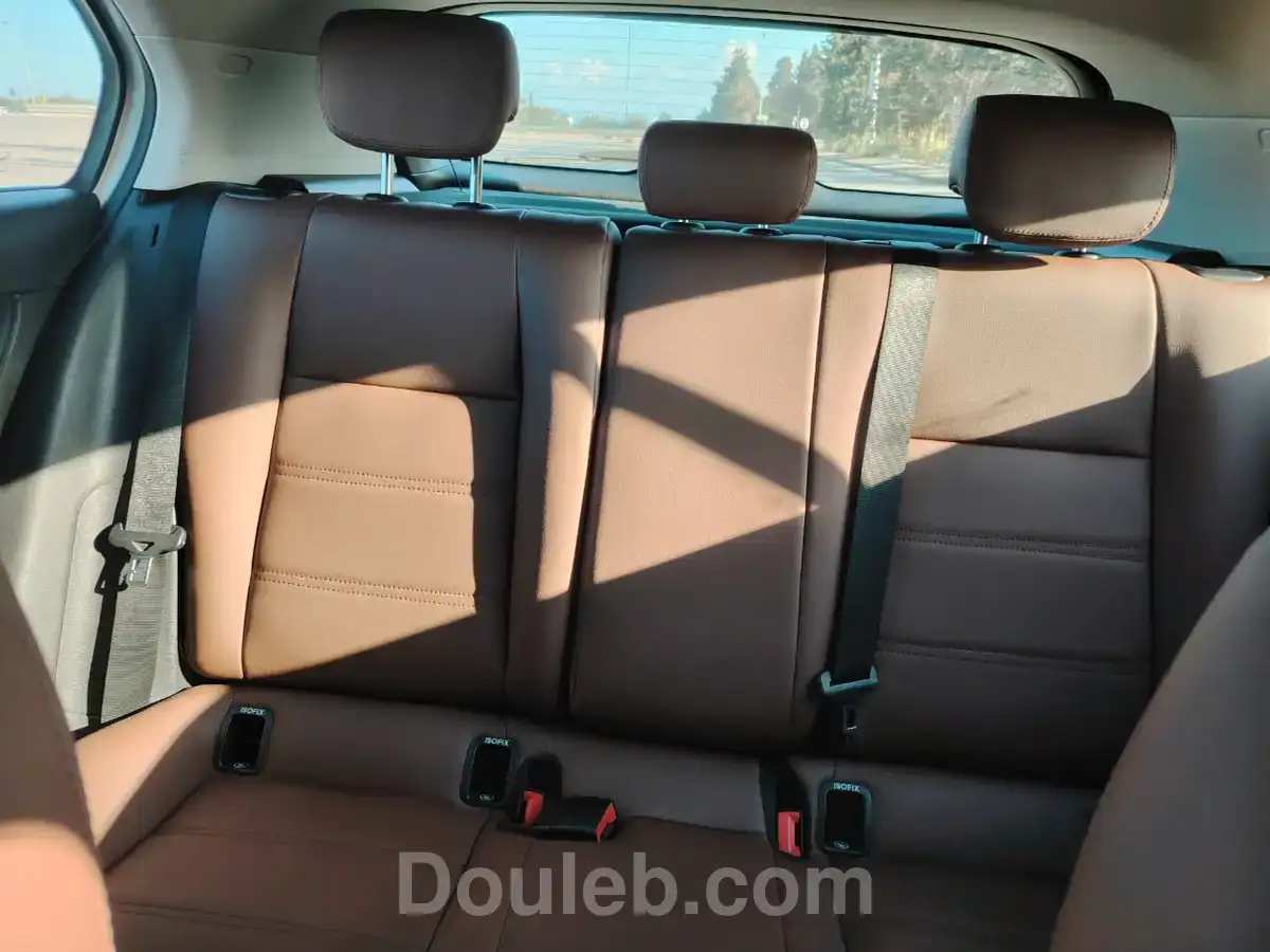 Mercedes a180 - Miniature 5