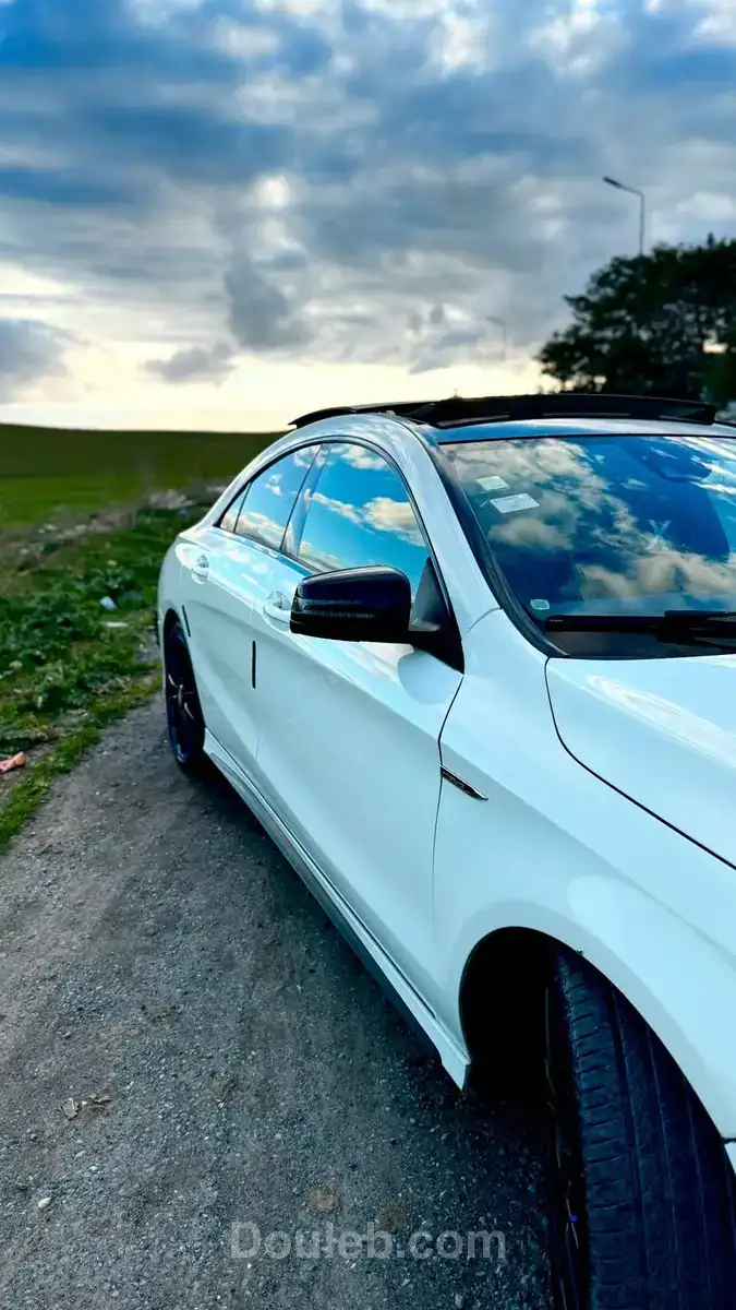 Mercedes benz cla200 amg - Miniature 2