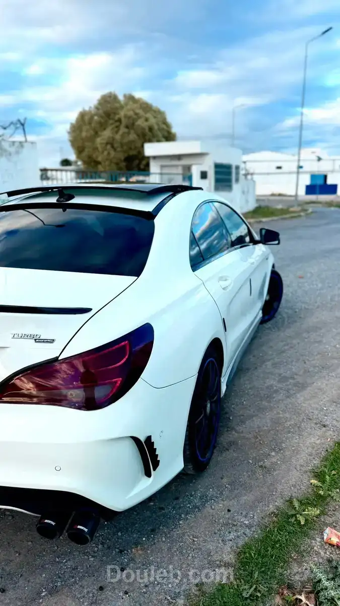 Mercedes benz cla200 amg - Miniature 3