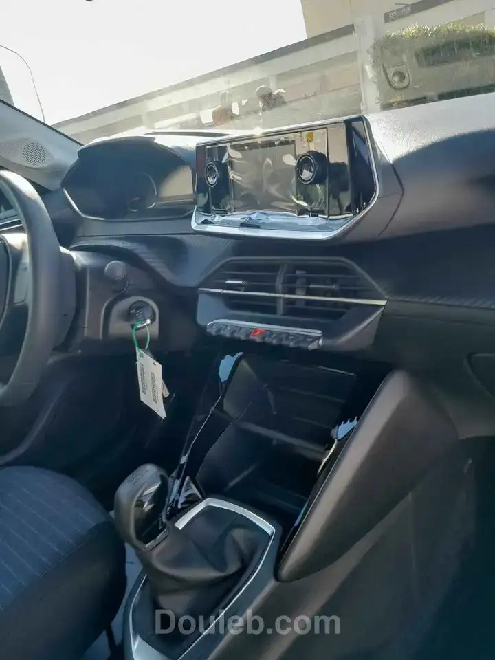 208 populaire tres faiblwe kilometrage - Miniature 4