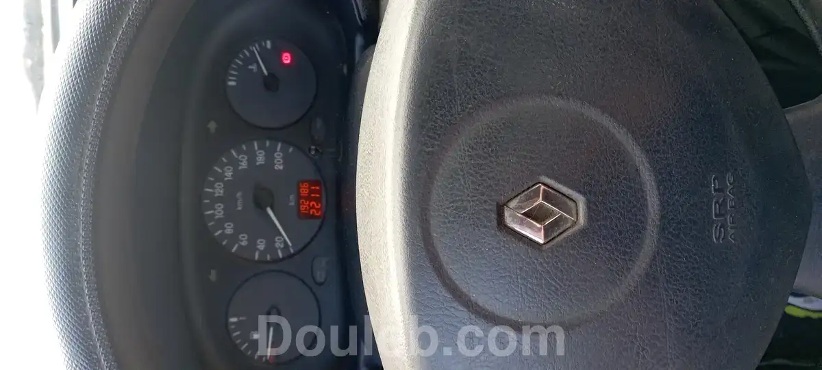 Clio classique très propre départ à l'étranger - Miniature 5