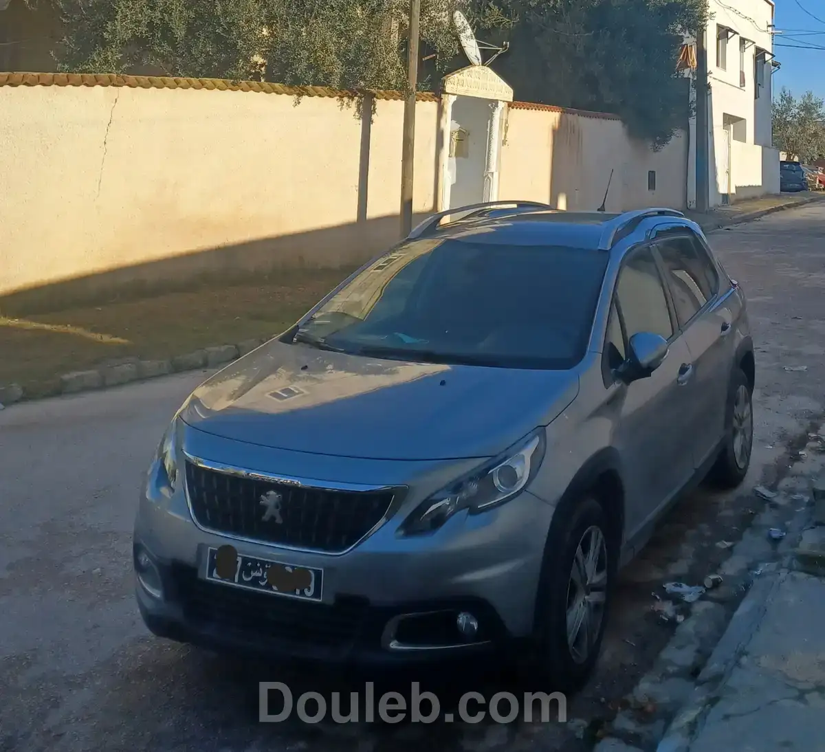 Peugeot 2008 signature - Miniature 2