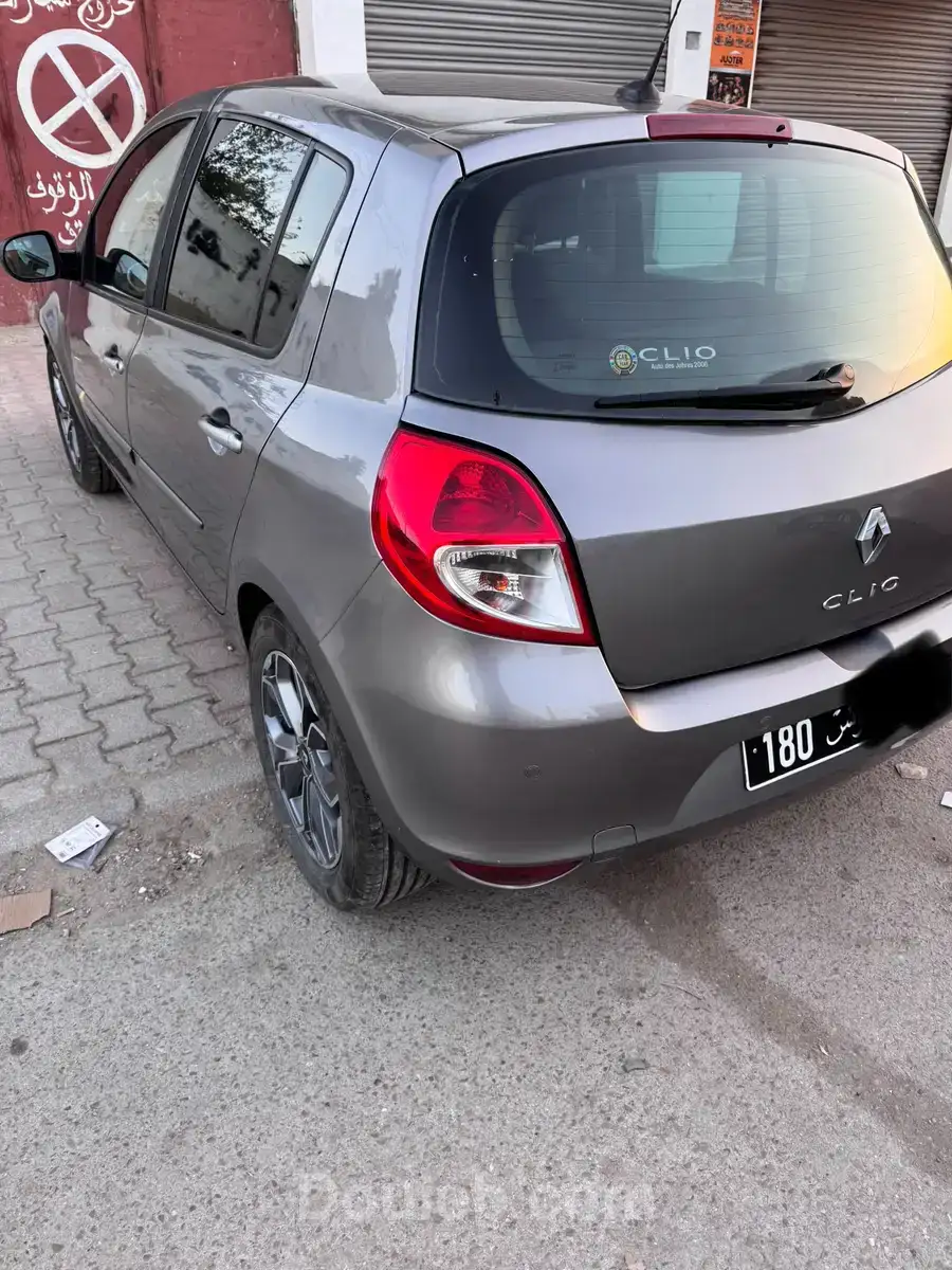 Clio 3 tomtom phase 2 dci 4cv - Miniature 2