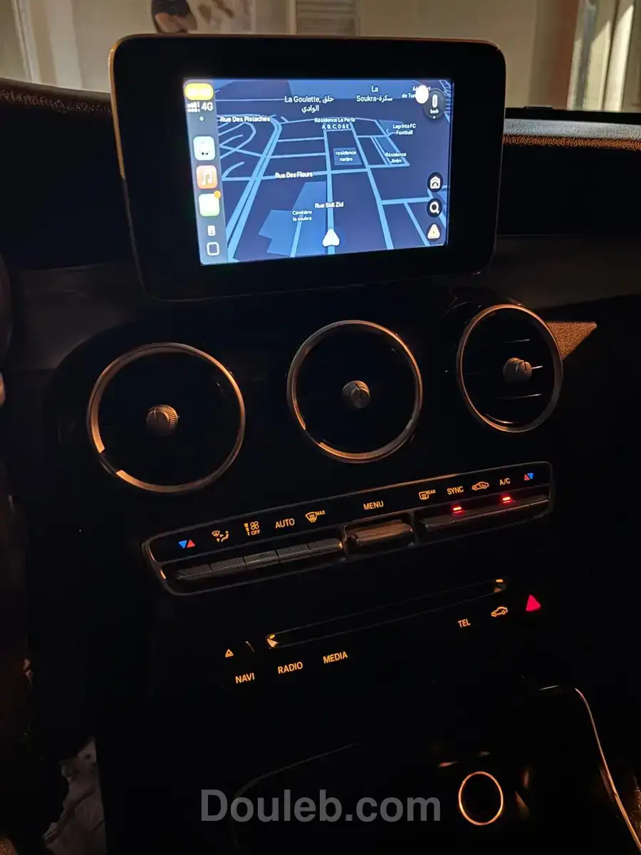 Mercedes c180 w205 - Miniature 2