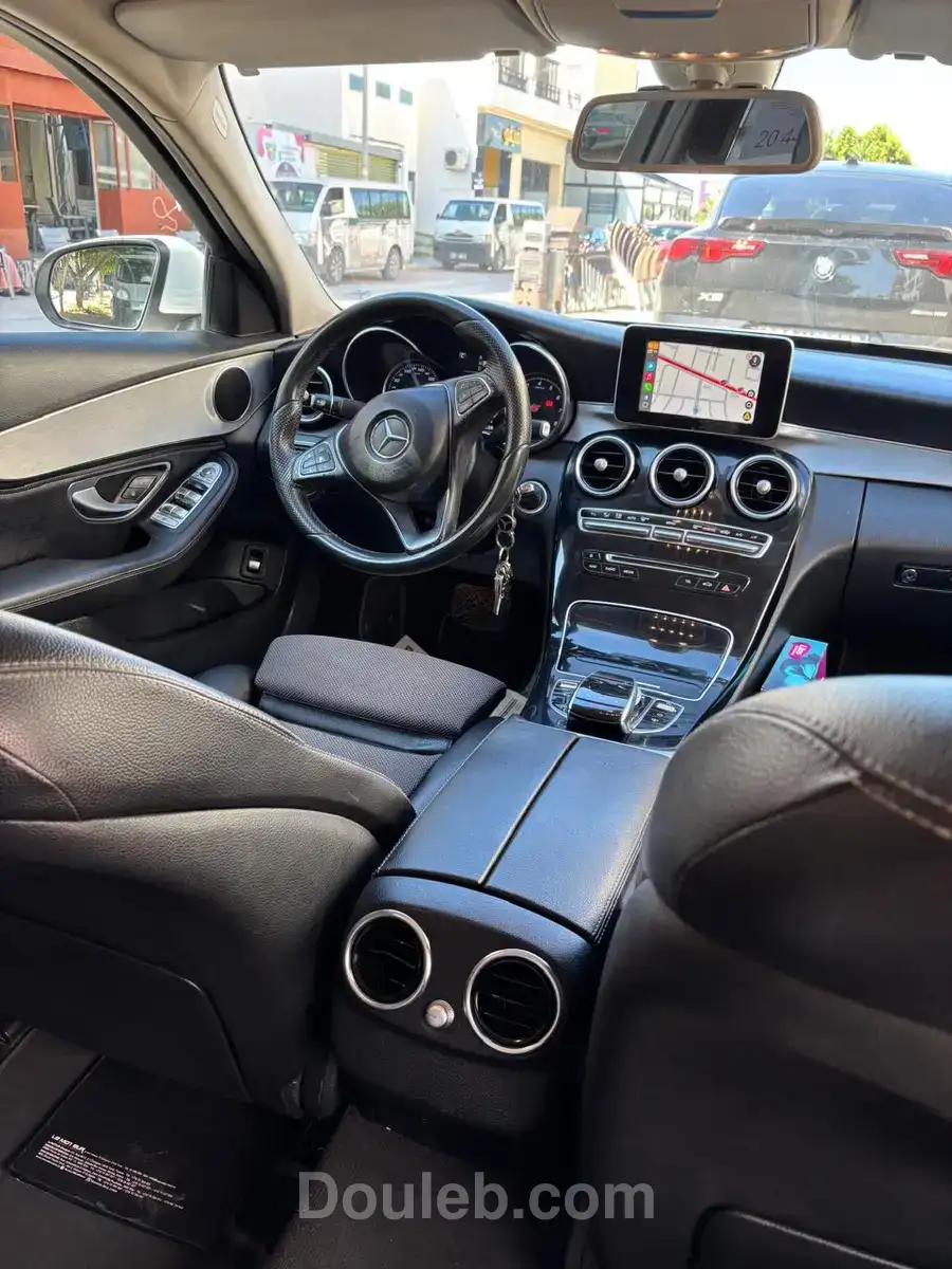 Mercedes c180 w205 - Miniature 3