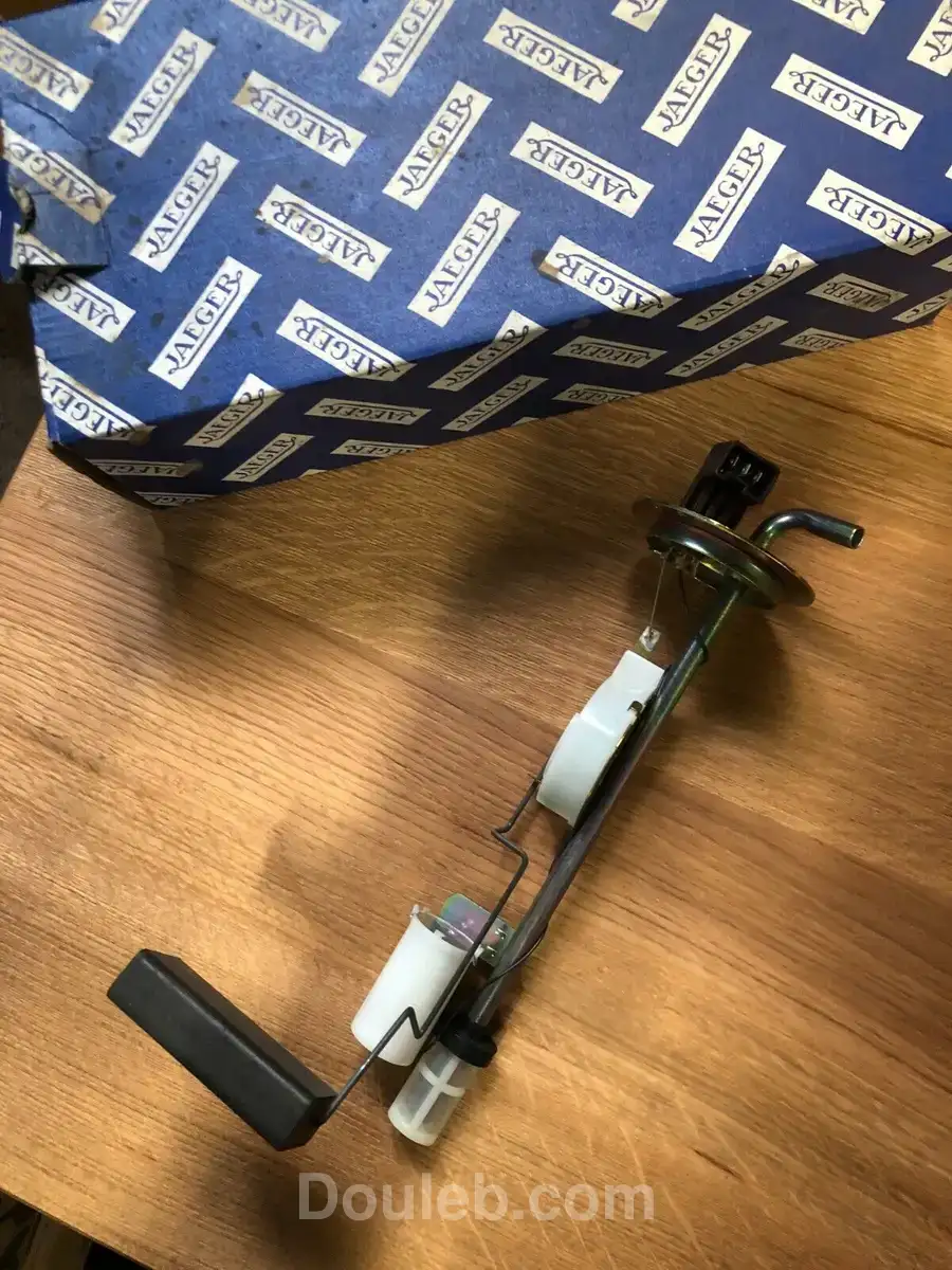 Clientant de voiture peugeot 305 nouveau modèle - Miniature 3