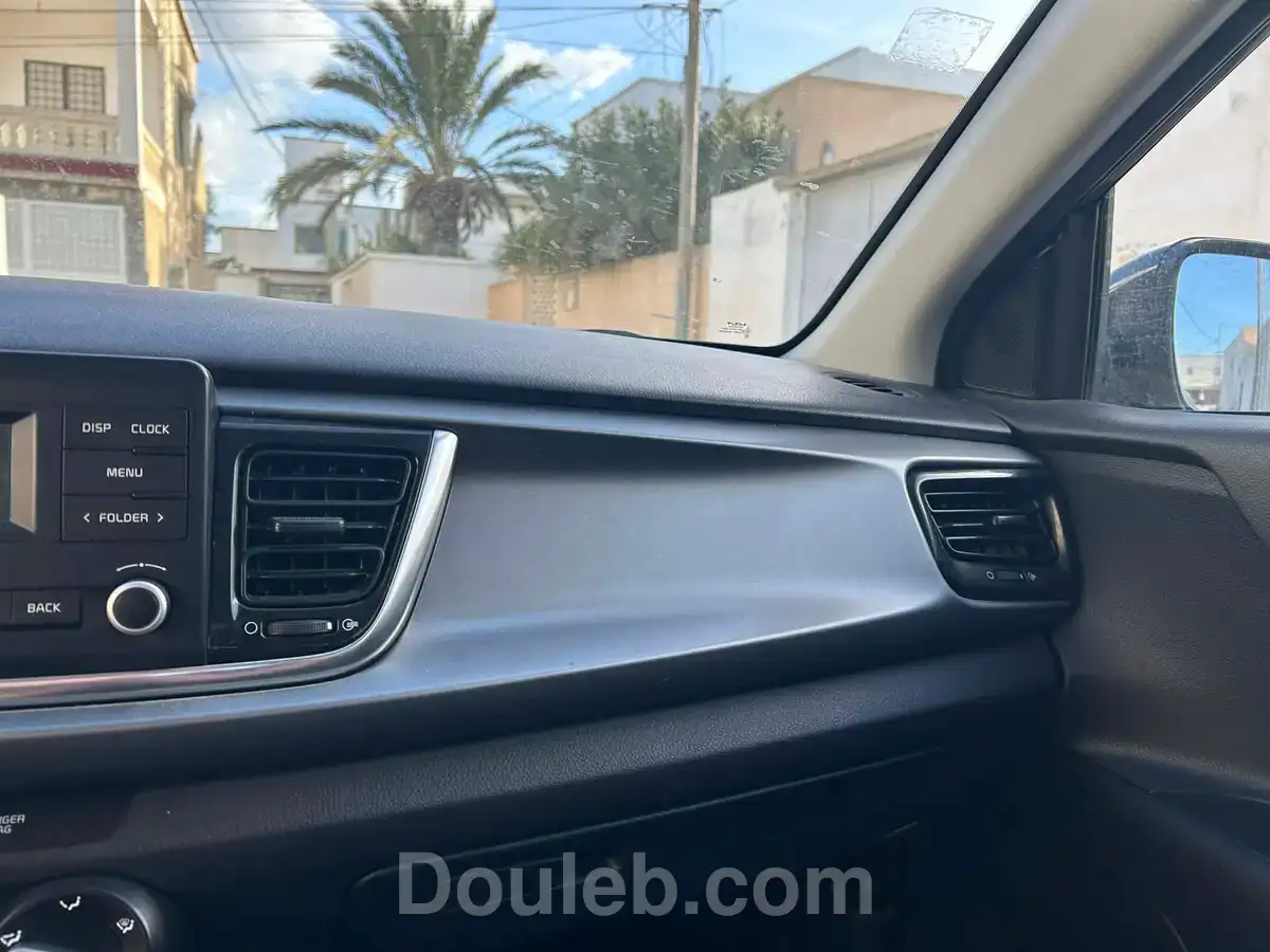 Kia rio noire série 228 - Miniature 2