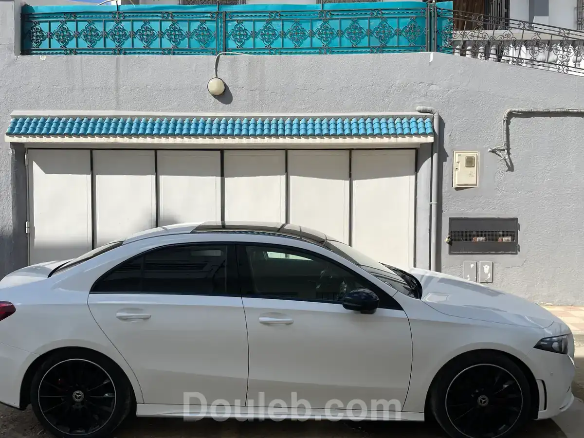 Mercedes a 200 pack amg - Miniature 2