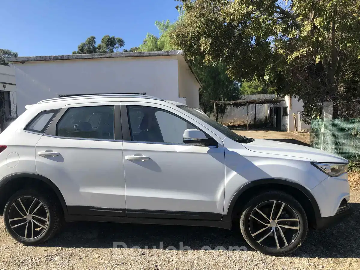 Voiture faw besturn x40 2021 - Miniature 2