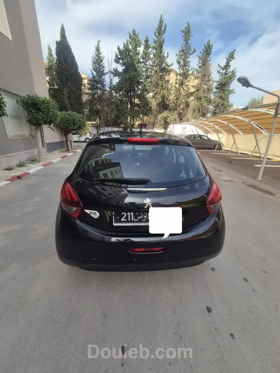 Peugeot 208 année 2019 - Miniature 4