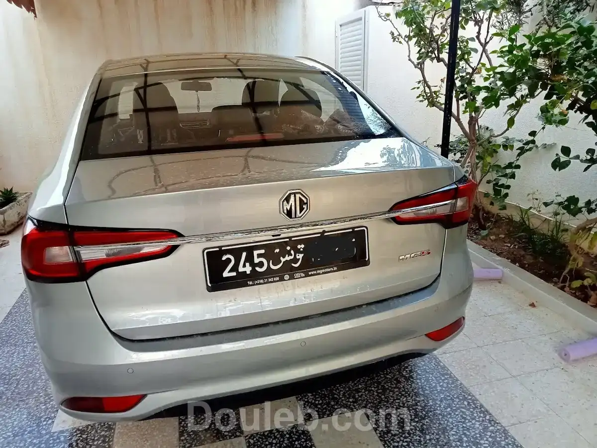 Belle voiture mg5 - Miniature 4