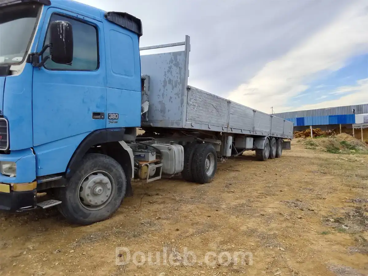 Tête remorque volvo et son plateau - Miniature 3