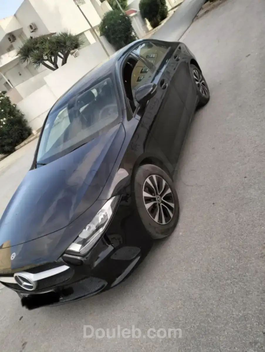 Mercedes classe a berline - Miniature 2