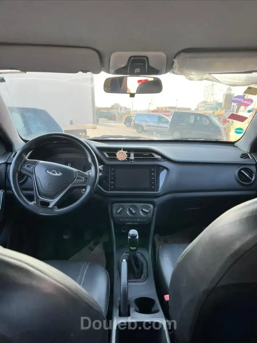 Voiture tiggo2 comme neuf - Miniature 4