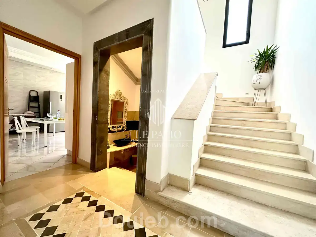 Villa jumelée avec jardin - Miniature 2