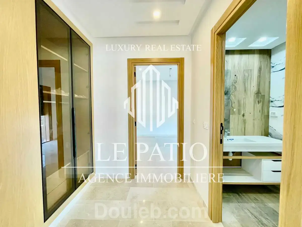 Villa s4 gammarth forêt neuf jamais habité - Miniature 4