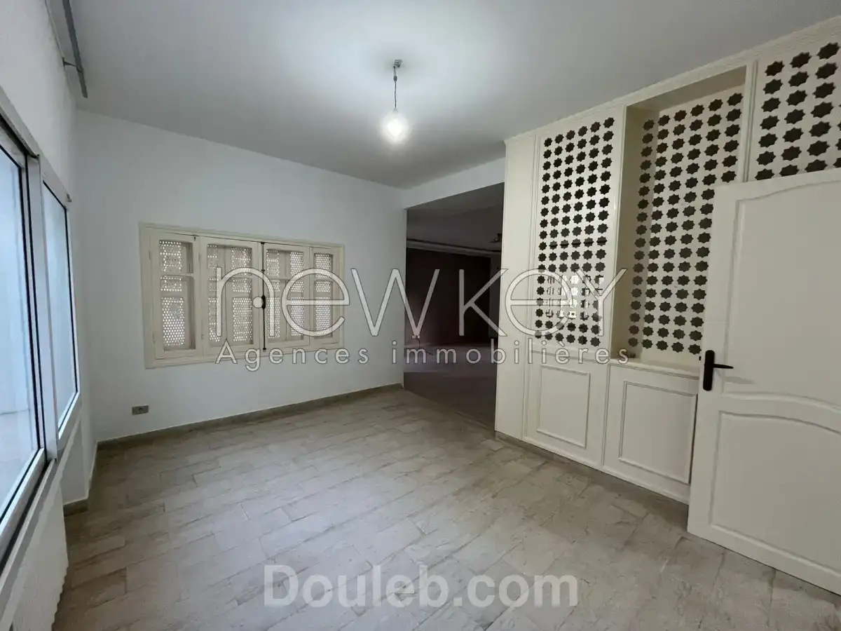 Villa s4 avec jardin à gammarth - Miniature 3