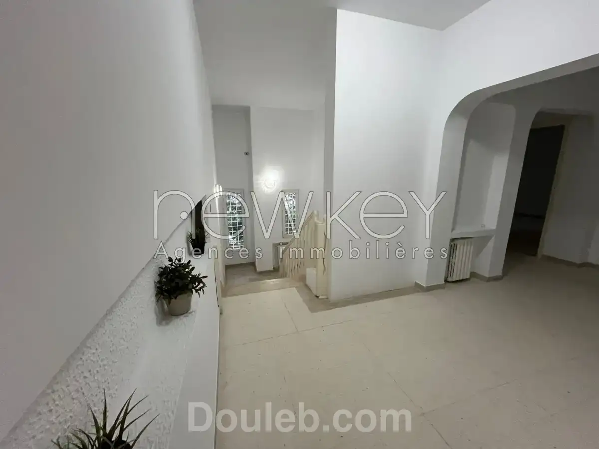 Villa s4 avec jardin à gammarth - Miniature 5