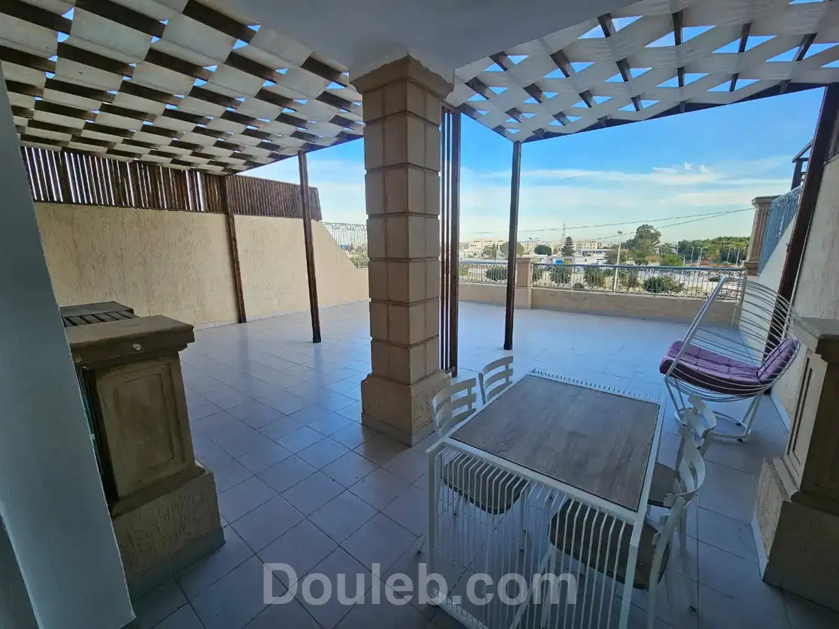 S plus un richement meublé aux jardins de carthage - Miniature 5