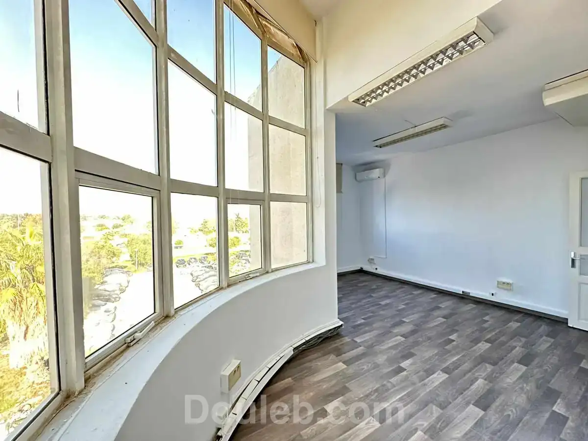 Immeuble 3700 m en 66 pièces lac 1 - Miniature 2