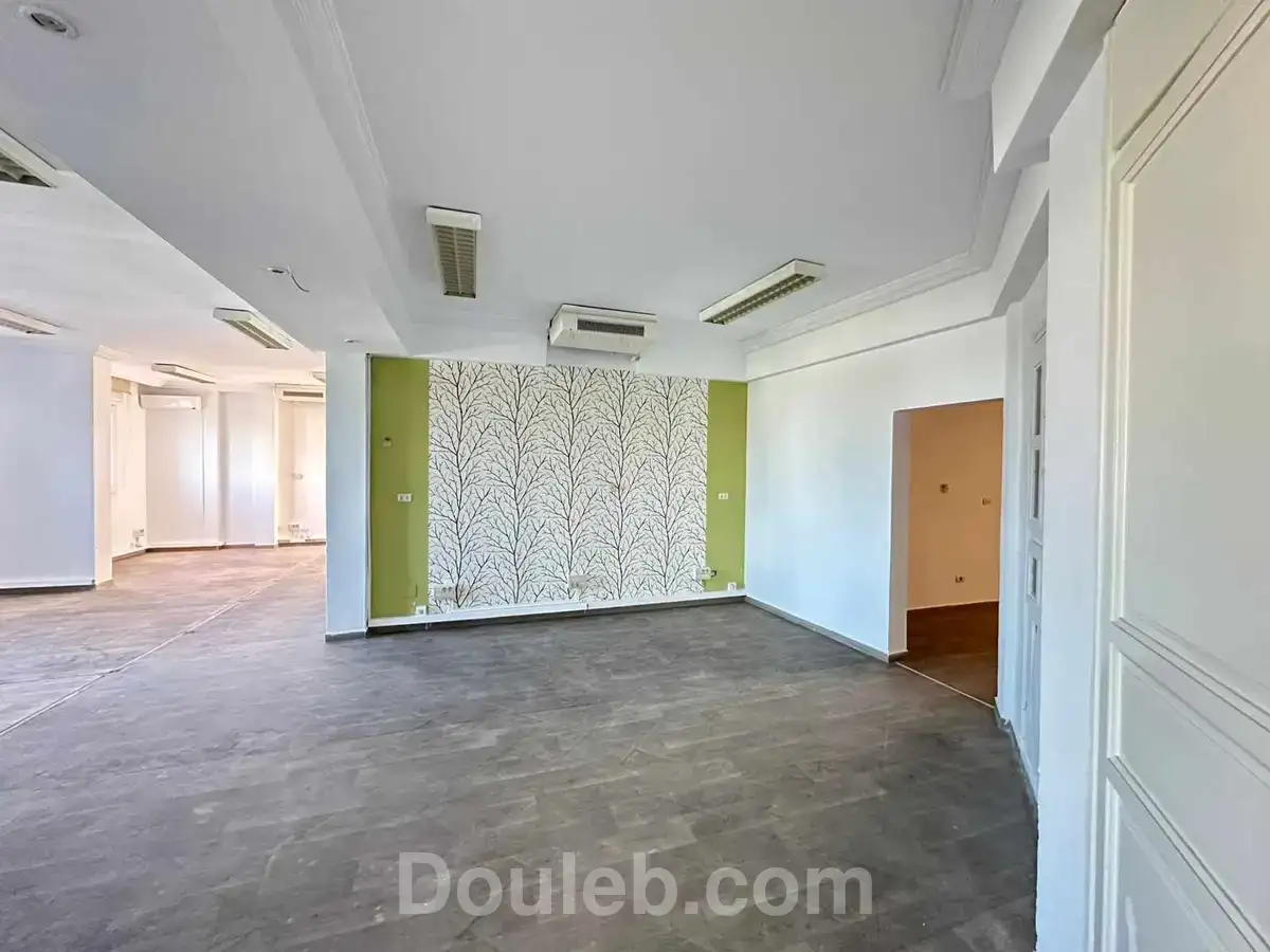 Immeuble 3700 m en 66 pièces lac 1 - Miniature 3