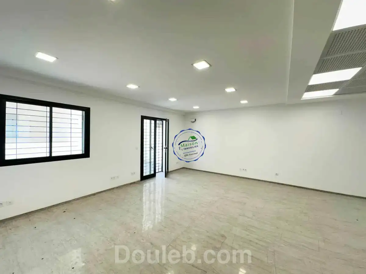 Immeuble neuf 1235 m au belvédère - Miniature 2